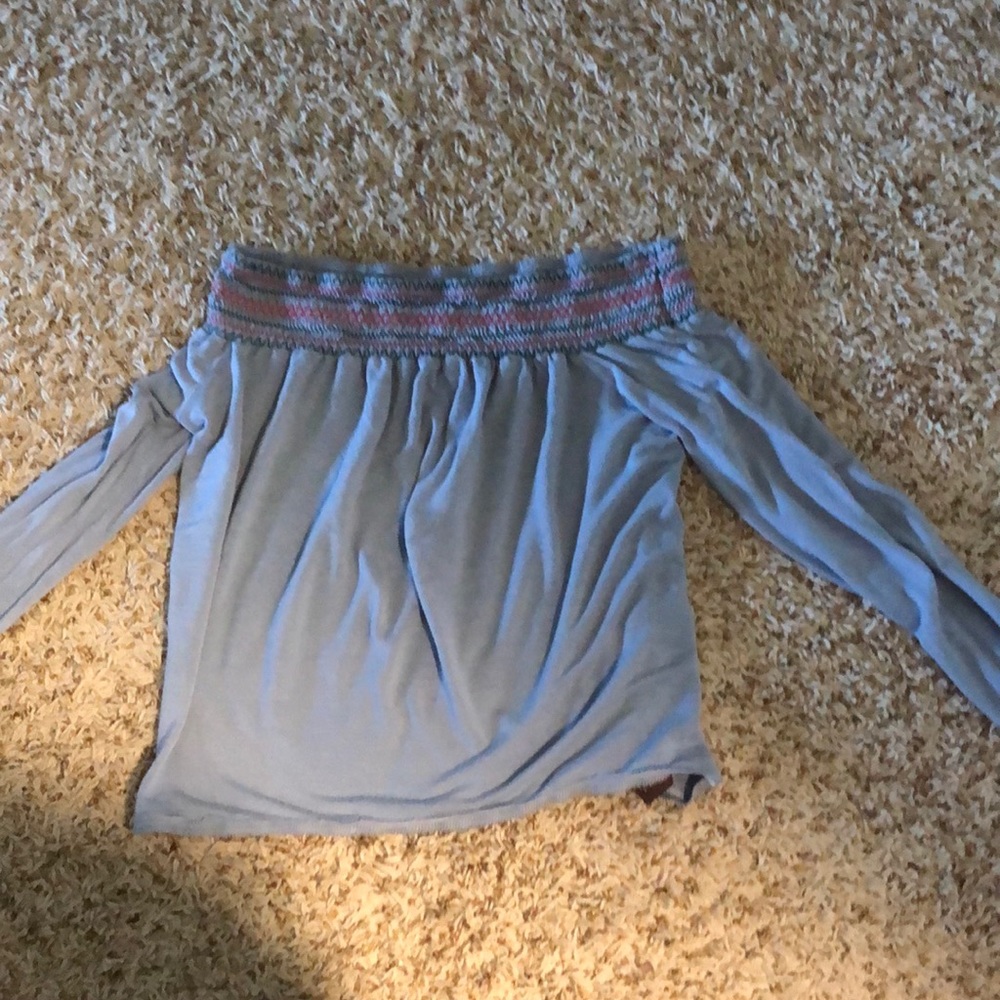 Cute cropped blue shirt